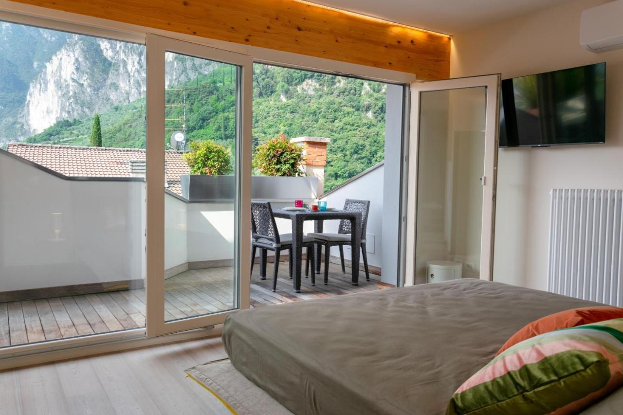 Charming Loft - Private Hot Tub & Free Parking *