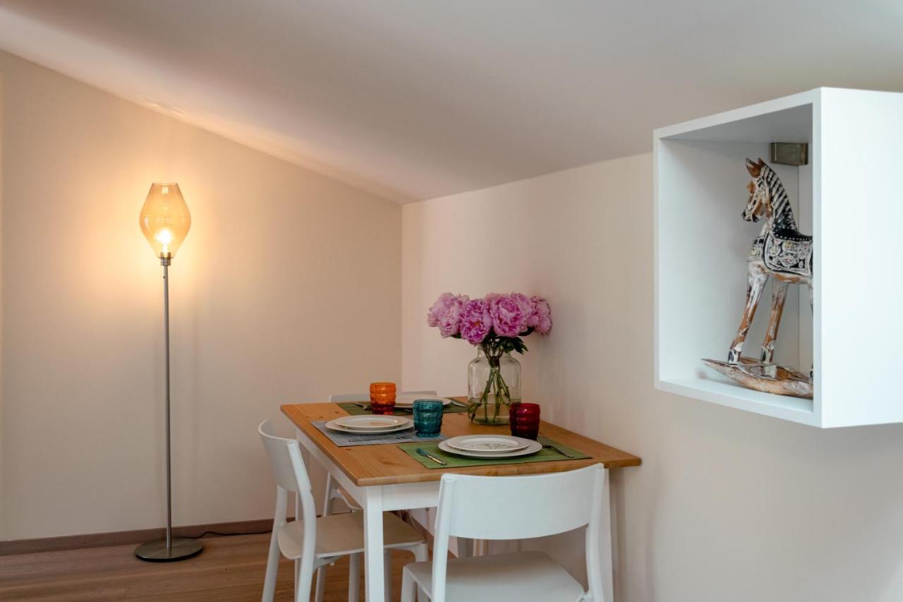 Charming Loft - Private Hot Tub & Free Parking * Riva del Garda
