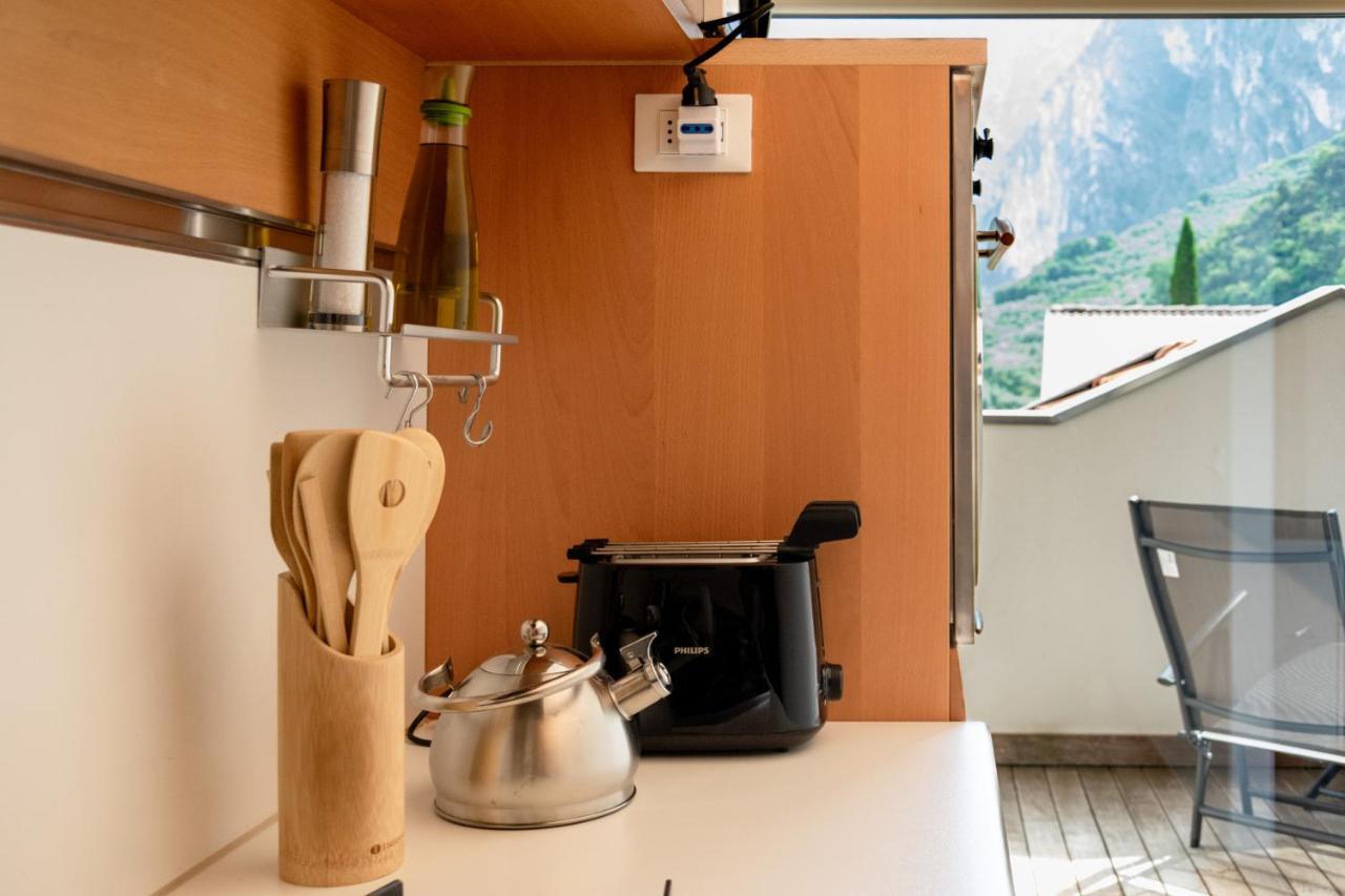 Charming Loft - Private Hot Tub & Free Parking * Riva del Garda